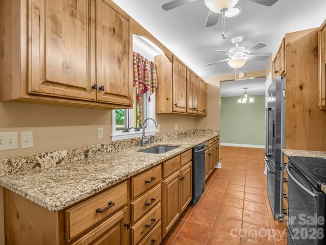 156 Deer Run, Hendersonville, NC 28739