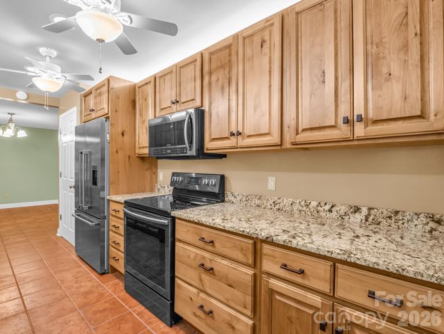 156 Deer Run, Hendersonville, NC 28739