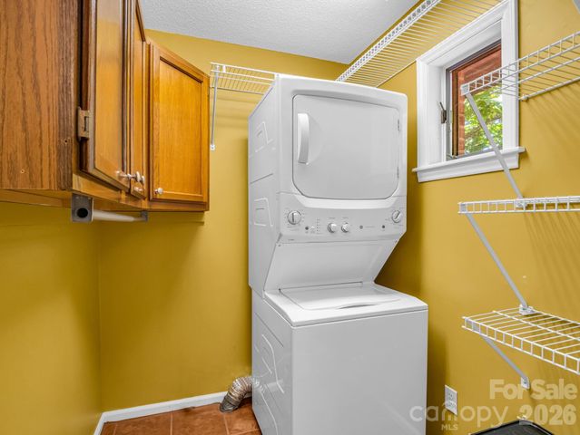156 Deer Run, Hendersonville, NC 28739