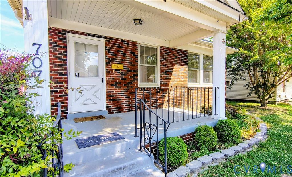 707 Hamilton Ave, Colonial Heights, VA 23834
