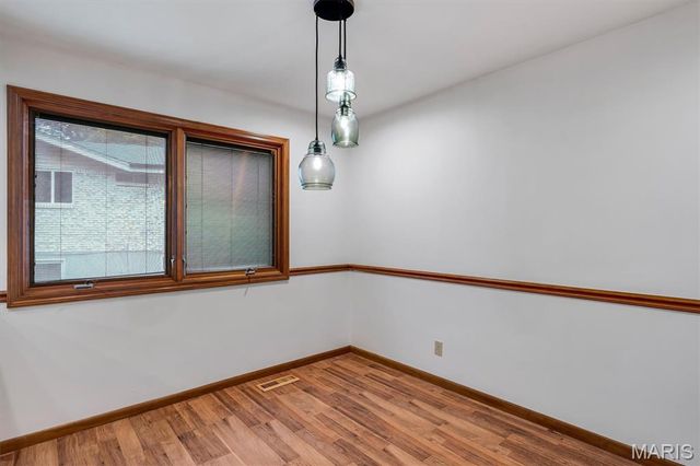 605 Forrester Drive, Ballwin, MO 63011