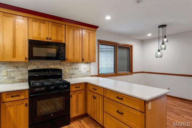 605 Forrester Drive, Ballwin, MO 63011