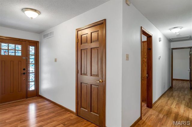 605 Forrester Drive, Ballwin, MO 63011