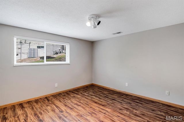 605 Forrester Drive, Ballwin, MO 63011