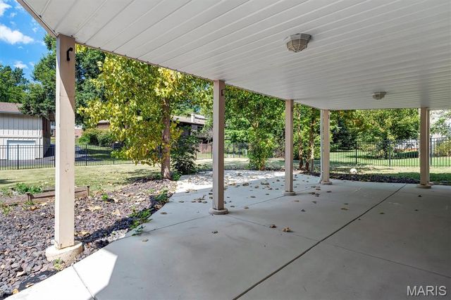 605 Forrester Drive, Ballwin, MO 63011
