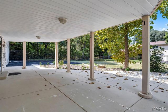 605 Forrester Drive, Ballwin, MO 63011