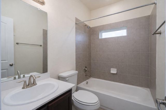 13202 Anchor Isle Court, La Marque, TX 77568