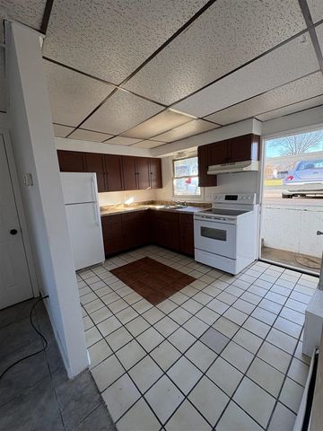 500 River Street, Three Rivers, MI 49093