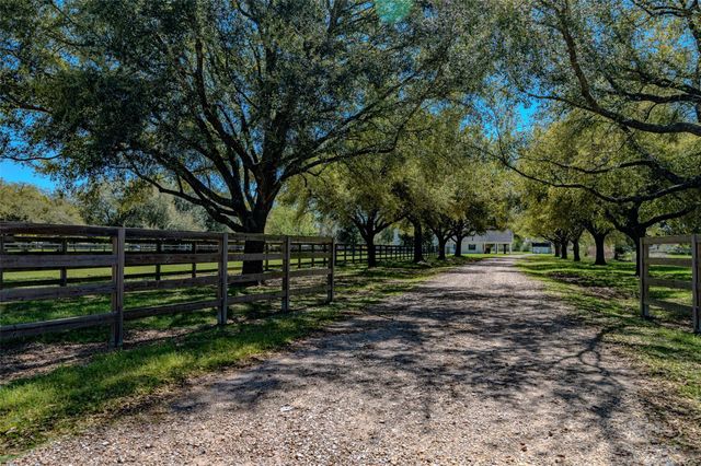 17631 Huffmeister Road, Cypress, TX 77429