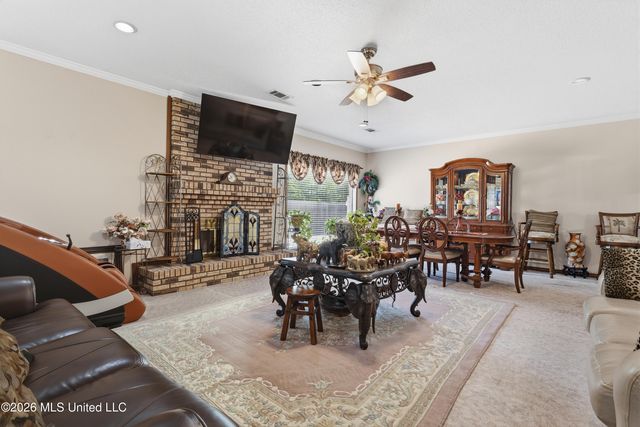 918 N Country Club Lane, Biloxi, MS 39532