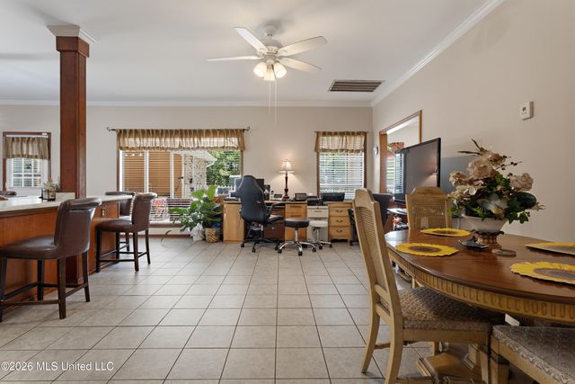 918 N Country Club Lane, Biloxi, MS 39532