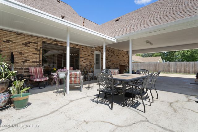 918 N Country Club Lane, Biloxi, MS 39532