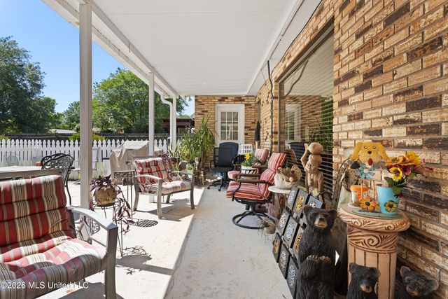 918 N Country Club Lane, Biloxi, MS 39532
