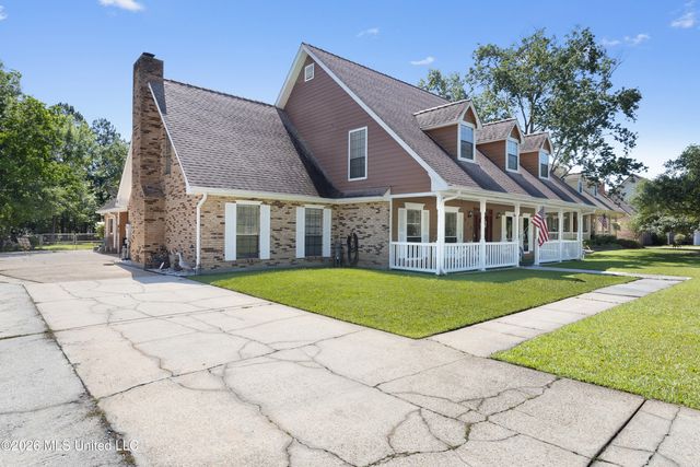 918 N Country Club Lane, Biloxi, MS 39532