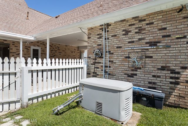 918 N Country Club Lane, Biloxi, MS 39532