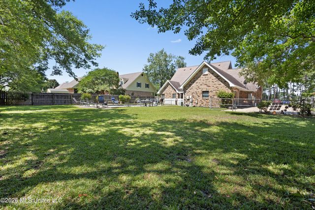 918 N Country Club Lane, Biloxi, MS 39532