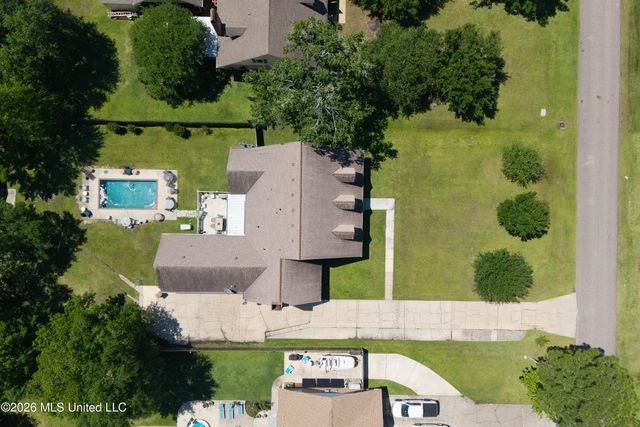918 N Country Club Lane, Biloxi, MS 39532