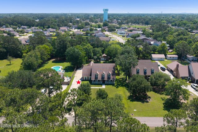 918 N Country Club Lane, Biloxi, MS 39532