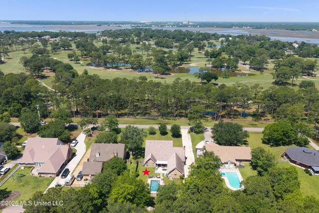 918 N Country Club Lane, Biloxi, MS 39532