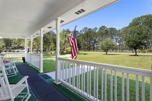 918 N Country Club Lane, Biloxi, MS 39532