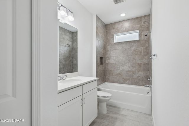 600 Hang Loose Way, Daytona Beach, FL 32124