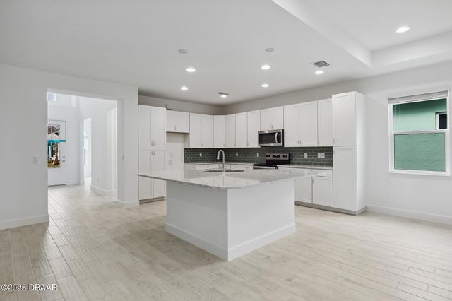 600 Hang Loose Way, Daytona Beach, FL 32124