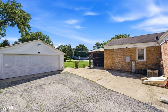 600 W Bob O Link Road, Mount Prospect, IL 60056