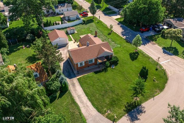 600 W Bob O Link Road, Mount Prospect, IL 60056