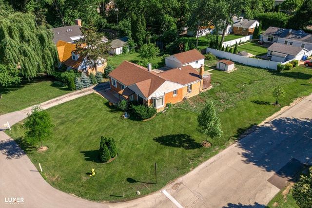600 W Bob O Link Road, Mount Prospect, IL 60056
