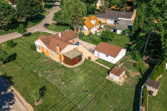 600 W Bob O Link Road, Mount Prospect, IL 60056