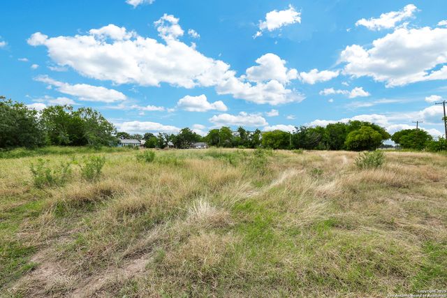 2 Golden Ave, San Antonio, TX 78211