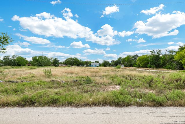 2 Golden Ave, San Antonio, TX 78211
