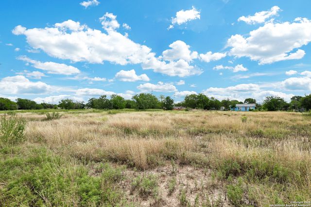 2 Golden Ave, San Antonio, TX 78211