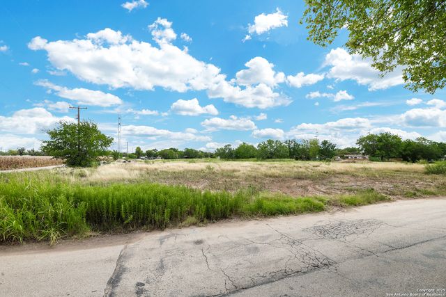 2 Golden Ave, San Antonio, TX 78211