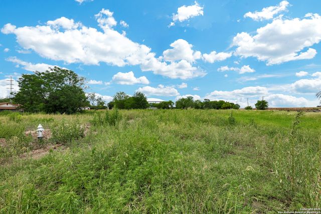2 Golden Ave, San Antonio, TX 78211