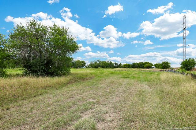 2 Golden Ave, San Antonio, TX 78211