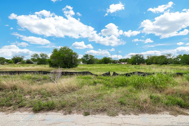 2 Golden Ave, San Antonio, TX 78211