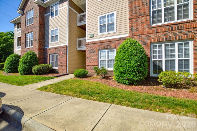 9709 Campus Walk Lane A, Charlotte, NC 28262