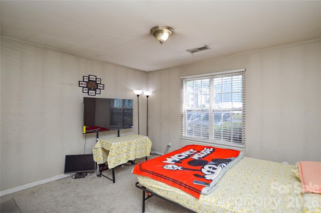9709 Campus Walk Lane A, Charlotte, NC 28262