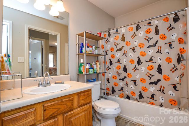 9709 Campus Walk Lane A, Charlotte, NC 28262
