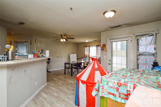9709 Campus Walk Lane A, Charlotte, NC 28262