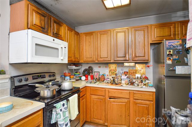 9709 Campus Walk Lane A, Charlotte, NC 28262