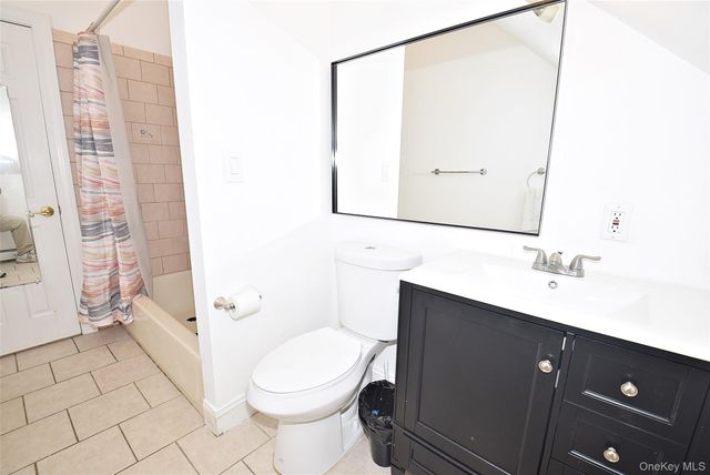 87 Parkside Drive N, Levittown, NY 11756