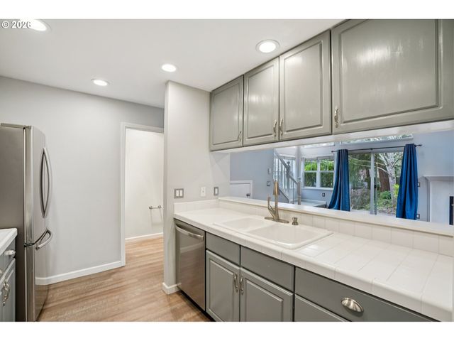 9619 Nw MILLER HILL Dr, Portland, OR 97229