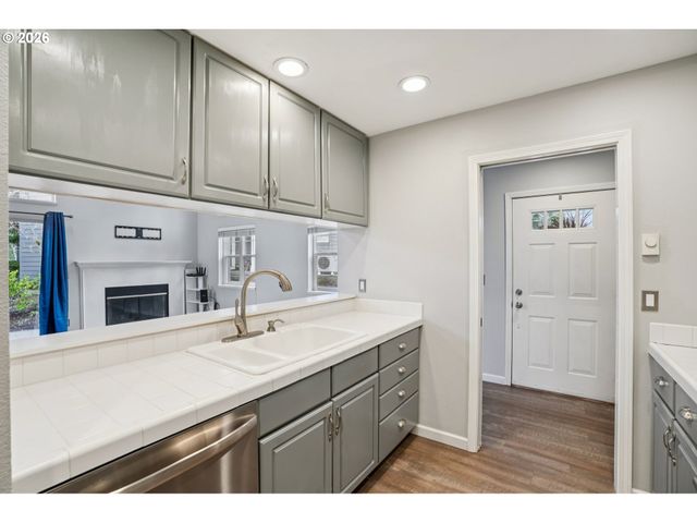 9619 Nw MILLER HILL Dr, Portland, OR 97229