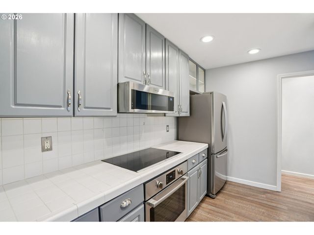 9619 Nw MILLER HILL Dr, Portland, OR 97229