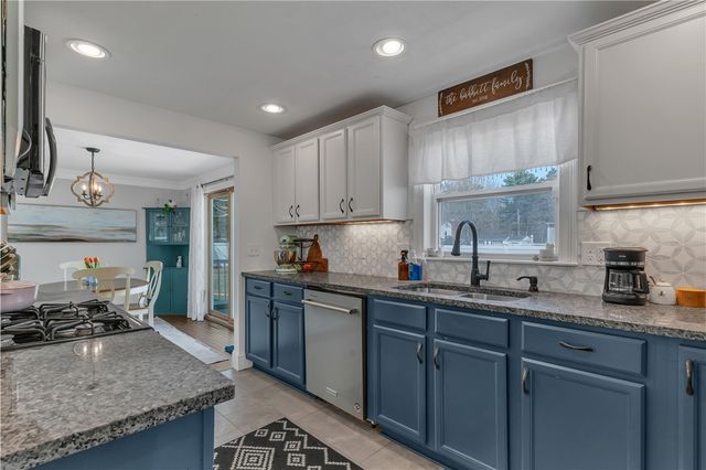 170 Heritage Road, North Kingstown, RI 02852