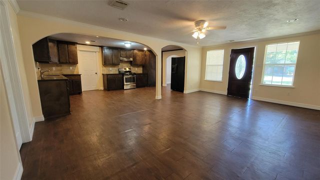3 Lovers Lane 1409, Dayton, TX 77535