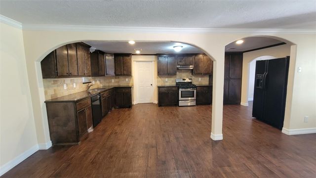 3 Lovers Lane 1409, Dayton, TX 77535
