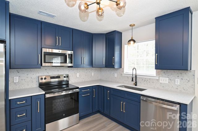 11118 Gold Pan Road, Charlotte, NC 28215